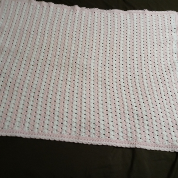 πTWO HANDMADE CROCHET THROW πΆ - Picture 4 of 16